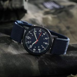 OMNIWATCHES 6895 Men's Quartz Watch
