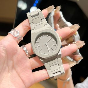 X-GEQCK 8102 Plastic Quartz Wrist Watch